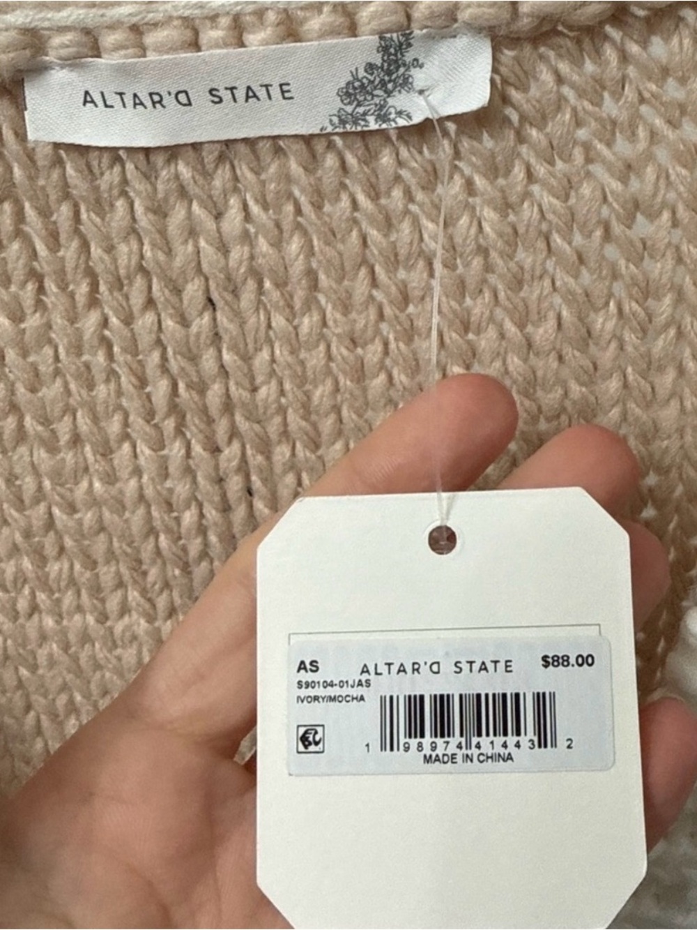 Altar'd State Blush and Cream V‑Neck Chunky Cardigan - Picture 4 of 7